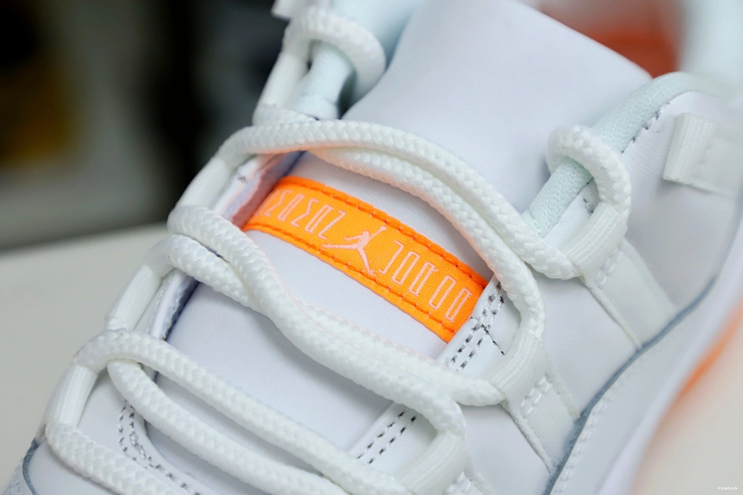 AIR RETRO WMNS CITRUS' LOW JORDAN 'BRIGHT 11 0727